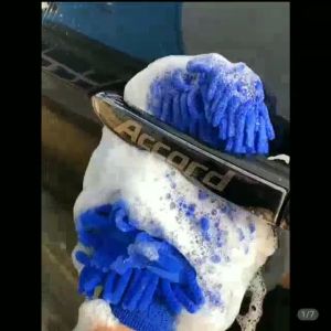 Kain Lap Cendol & Sarung Tangan Microfiber: Aksesoris Cuci Mobil Berkualitas