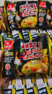 Thùng 30 Gói Mì Nhất Vị Gà Phô Mai Cay Vifon 80g - VF102T