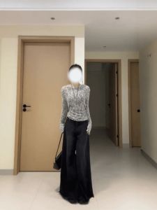 VKSOD | เสื้อสเวตเตอร์ถักสั้นผู้หญิงแขนกุดหลวมๆ ฤดูใบไม้ร่วง 2025 กางเกงขายาวเอวสูงแบบผูกหลัง ชุดสองชิ้น สไตล์หลวมๆ