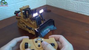 Xe ủi_bánh xích - Điều khiển từ xa (RC) có đèn pha âm thanh nổ máy xe máy cày đồ chơi xe công trình MCT04