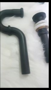 Bộ xả lavabo màu đen Sebas X269B kiểu xả kín không có lỗ thoát tràn bằng đồng sơn tĩnh điện phong cách châu Âu