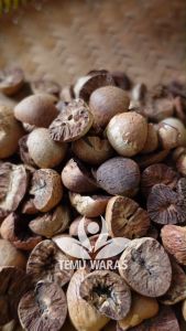 Buah Pinang Kering & Jambe Muda Kering: Belah Dua