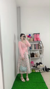 ชุดเซ็ตเสื้อยืดแขนยาวแฟชั่นเกาหลี คู่กระโปรงดอกไม้ ดีไซน์เก๋