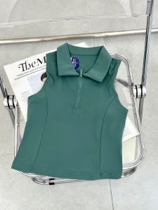 เสื้อกั๊กโยคะแขนกุดมีซิปครึ่งตัวสีมิ้นต์สำหรับผู้หญิง เสื้อฟิตเนสกีฬาเทนนิสแบดมินตันพร้อมแผ่นเสริมหน้าอก ผ้าไนลอนผสมยางยืด