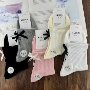 Womens Cotton Sports Socks Embroidered Korean Style No-Cuff Fashionable Four-Season Warm Cartoon Mid-Calf 3192