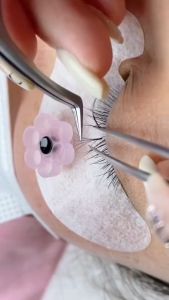 Oscarสีม่วงกาวต่อขนตา คุณภาพสูง