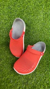 รองเท้าแตะ ยี่ห้อ Crocs  LiteRide รองเท้าแตะรัดส้นผู้ชาย รองเท้าแตะ กันน้ำ กันลื่น