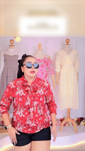 เสื้อแฟชั่นผู้หญิง เสื้อชีฟองลายดอกไม้โบว์หน้า โทนแดงไวน์