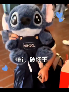 พร้อมส่ง 28 ซม อะนิเมะ Lilo & Stitch ของเล่นตุ๊กตา Hoodie Stitch คู่เด็กตุ๊กตาหมอนเครื่องประดับห้องนอน