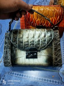tas cewek luna kulit croco merauke