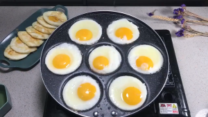 E.ACC - 7 Holes Frying Pan Non Stick Fried Eggs Cooking Pan Burger Mold Household Kitchen Cookware 4 Units For Gas Cooker Non Stick Multifunctional Frying Pan Kitchen Supplies Long Handle Steak Pancake Cookware Aluminium Alloy