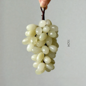 Luxurious Auspicious Jade Grape Decorative Ornaments