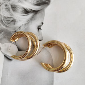 Ins Style Retro Silver Needle Earrings for Women with Twisted C Shape Round Circle Simple Ear Studs and Fashionable Accessories