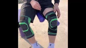 🇸🇬 Fast Delivery Sport Knee Brace Running Breathable Knee Guard Pads Adjustable Compression Knee Support Pad Cycling Gym Kneepad Leg Protector 护膝 膝盖保护 运动 gifts Christmas present