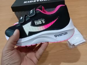 Sepatu Sekolah Anak: Pilihan Terbaik Untuk Usia 6-10 Tahun