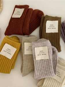 ถุงเท้าผู้หญิงผ้าขนสัตว์หนาเฉดสีมอรานีดีไซน์เรขาคณิต ถุงเท้าข้อสั้นสีพื้นสำหรับฤดูหนาว ชุดชั้นในและเสื้อผ้าทำงาน