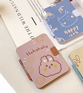 C04 กระจกพกพา หวีแบบพกพา มินิทรงสี่เหลี่ยมพับได้ สองในหนึ่งเดียว กระจกแต่งหน้าลายการ์ตูน พร้อมส่ง