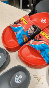 VIDVIEW รองเท้าแตะเด็ก Adda 35B01 แบบสวม ไซส์ 25-35 ลาย Superman ลิขสิทธิ์แท้