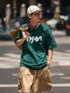 เสื้อยืดแขนสั้นผู้ชายสีเขียวหมึกสไตล์ย้อนยุคสไตล์อเมริกัน ผ้าฝ้ายแท้ ระบายอากาศได้ดี ทรงหลวม สำหรับฤดูร้อน