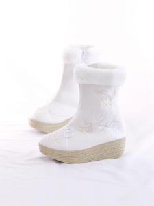 Elegant Chinese Style Embroidered High Heel Cotton Shoes Womens Fleece Lined Traditional Hanfu Footwear Versatile Floral Booties