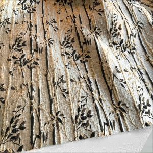 ผ้า Jacquard ลายกิ่งไม้สีดำทองสำหรับเสื้อผ้าดีไซเนอร์ TJ22542