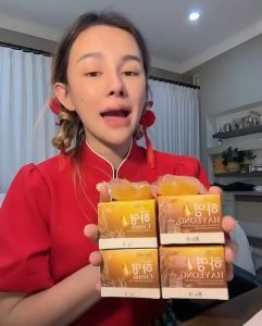 1 ชุด ฮายองครีม Whitening Day&Night Cream บริการจาก ร้านและครั้งที่ผ่านกับวัตถุดิบชั้นเลิศ สารสกัดโสมแดง เกาะนามิจากเกาหลี ขนาด 8 กรัม