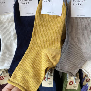 สไตล์เกาหลี สีทึบวินเทจ ถุงเท้าถึงกลางน่อง ถุงเท้าแนวตั้ง ลายทาง ดูดซับเหงื่อ ทันสมัย ถุงเท้าสไตล์วิทยาลัยทุกคู่