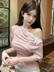 GUZILIAN | เสื้อยืดแขนสั้นผ้าลูกไม้สไตล์ฝรั่งเศสสำหรับผู้หญิงในช่วงฤดูร้อน ดีไซน์เก๋ไก๋ ทรงเข้ารูป ลายผีเสื้อ ทรงเข้ารูป เสื้อผ้าทำงานสไตล์เกาหลี