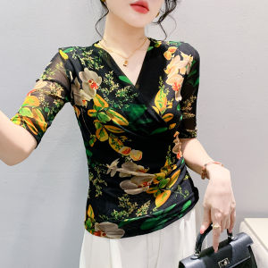 YIMEI Fashionable French cross V-neck top for womens summer 2024 new high-end and beautiful printed mesh T-shirt