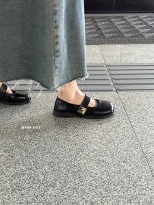 รองเท้าส้นแบน Mary Janes สไตล์ฝรั่งเศส ส้นแบน ทรงหัวเหลี่ยม สำหรับผู้หญิง รองเท้าแฟชั่นฤดูใบไม้ร่วง 2025 สำหรับผู้หญิงวัย 18-40 ปี