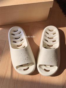 Indoor Bathroom Slippers Hollow out Drainage Couples Slippers Lightweight Soft Bottom EVA Anti-Slip Odor Resistant Summer Sandals