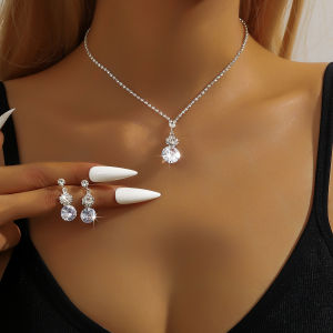 Fashionable womens jewelry set with simple and versatile earrings necklaces bracelets wedding parties and holiday gifts