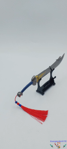 Mô hình sưu tầm Phong Vân Nhiếp Phong Tuyết Ẩm đao 22cm kèm kệ trưng bày