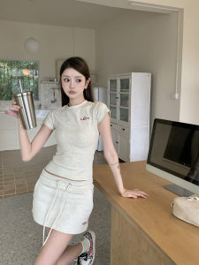 Low Waist Short T-Shirt Set with Shoulder Length Sleeves And Miniature Wings Fashionable for Young Women Cotton Material