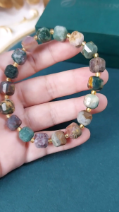 Vòng tay đá Chalcedony hạt vuông cắt giác size 9 li xen kẽ hạt cườm sang trọng độc đáo | Hoa Minh Gem