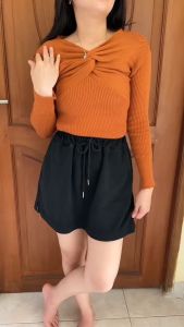 Desain Rajut Elegan: Atasan Blus Rajut Lengan Panjang