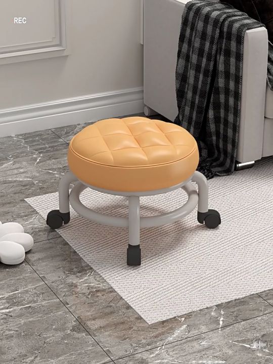 Short stool store with wheels