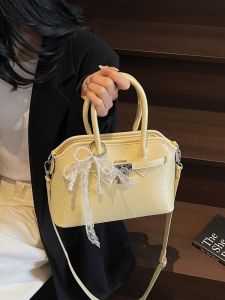 กระเป๋าถือทรงสี่เหลี่ยมด้านเท่าสไตล์บัลเล่ต์สำหรับเดินทางในช่วงฤดูร้อน กระเป๋าสะพายข้างแบบอเนกประสงค์ กระเป๋าสะพายข้าง PU สำหรับผู้หญิง