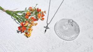 Vintage Cross Pendant Necklace For Mens Versatile Chain Trendy Sweat Shirt Hanging Punk Chain Gifts