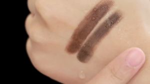 BUY 2 TAKE 1 Sunisa Waterproof DipBrow Eyebrow Waterproof Makeup Eyebrow Gel Pomade with Brush & Stencil Women Long-lasting Smudgeproof