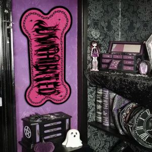 VIKAMA Ins Gothic Style Fun Living Room Carpet Bedroom Bedside Carpet Room Door Mat Dark And Small Home Decoration