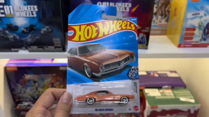 Mô Hình Xe Hot Wheels 66 Buick Riviera Cool Classics 2026 Chính Hãng