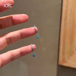 ต่างหูห้อยรูปหยดน้ำสีดำ ประดับเพชรเซอร์โคเนีย ดีไซน์เรียบง่าย หรูหรา สำหรับผู้หญิง ต่างหูห้อยแบบหัวเข็มขัด