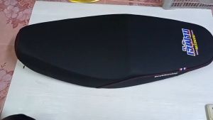 โลโก้เจ๊ฝ้าย พร้อมจบ เบาะแต่งมอเตอร์ไซค์ Wave125I วาฬ (12-17)