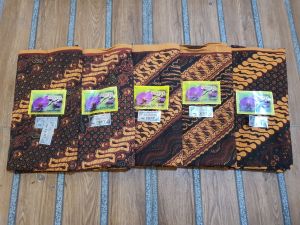 kain batik panjang mascot kain batu jarik gendongan