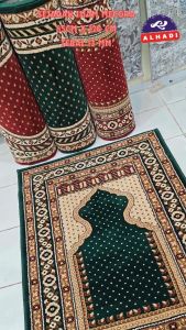 Sajadah Imam Mecgra 85 x 120cm Sangat Padat Tebal 13mm Halus Lembut dan Elegan Alas Sholat Jumbo
