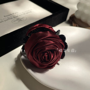 กิ๊บติดผมดอกกุหลาบสไตล์ย้อนยุคผมปานกลางปริมาณต่ํากิ๊บซาตินวินเทจฝรั่งเศสอุปกรณ์ผมสําหรับผู้หญิง