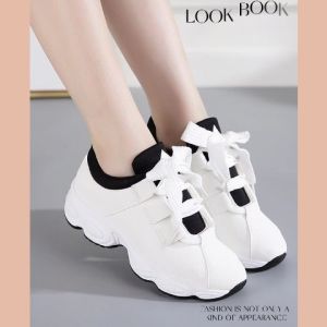 DMshoes สุดว้าว รองเท้าผ้าใบลำลองสำหรับสุภาพสตรีพื้นนุ่มใส่สบาย ใส่เดินใส่เที่ยวได้ไม่ซ้ำใคร ดีไซน์ออกมาสไตล์เกาหลีสุดๆ พื้นรองเท้านิ่มแถมระบายอากาศได้ดี แจ๋มว้าวขนาดนี้พลาดได้ไง