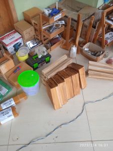 Rak Pisau Dapur