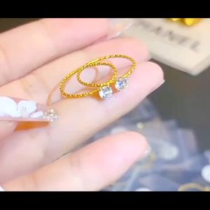 RAISS แหวนไททาเนียมสแตนเลส18K สำหรับผู้หญิงชุบทองหน้าหินประกายระยิบระยับขนาดเล็กน่ารักทันสมัยอ่อนเยาว์สง่างาม